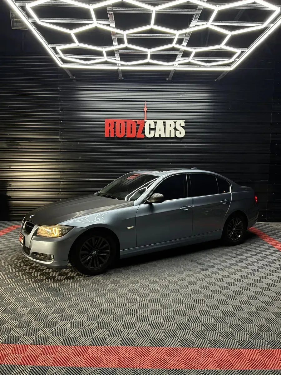 BMW 325i Sedan Executive